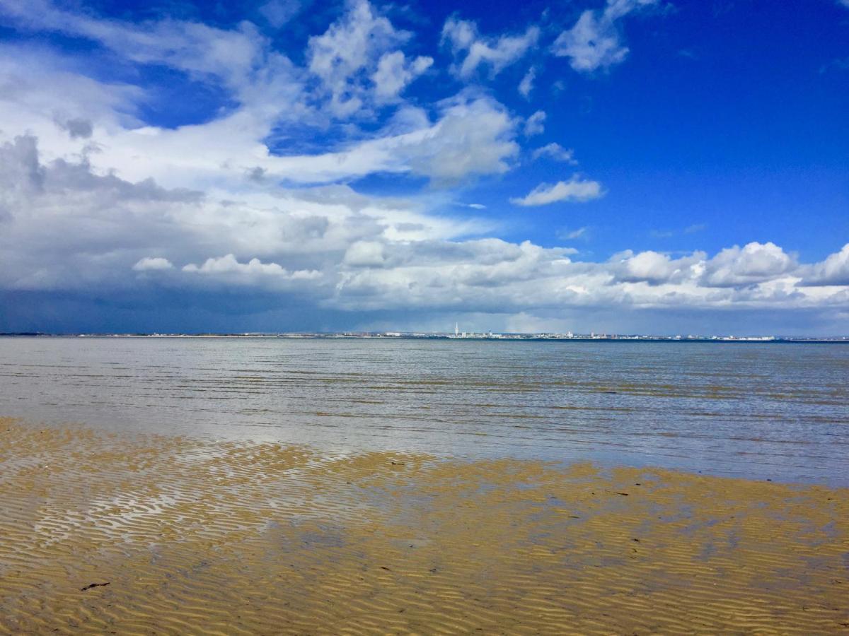 Arden Villa, Sleeps 8, Moments From The Golden Sandy Beach Of Ryde Ryde  Eksteriør bilde