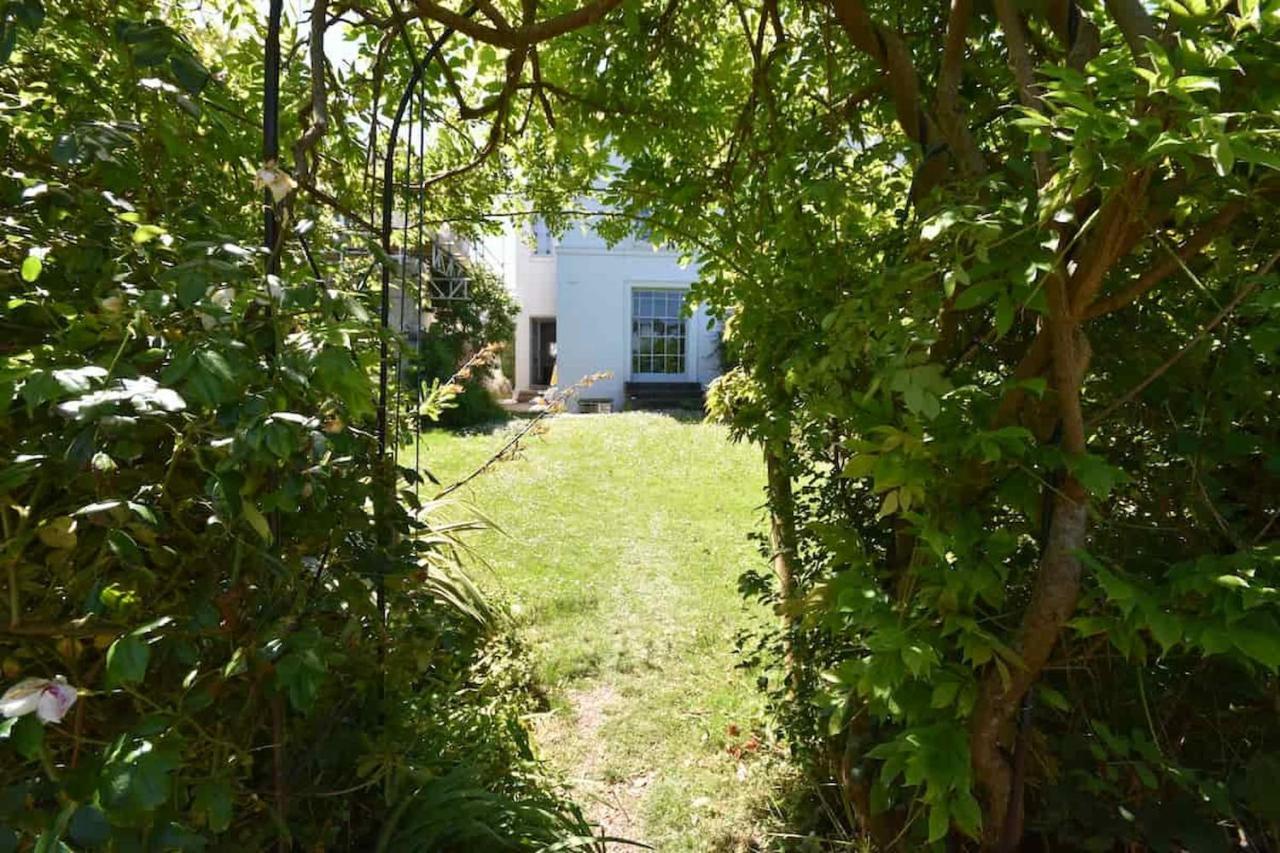 Arden Villa, Sleeps 8, Moments From The Golden Sandy Beach Of Ryde Ryde  Eksteriør bilde